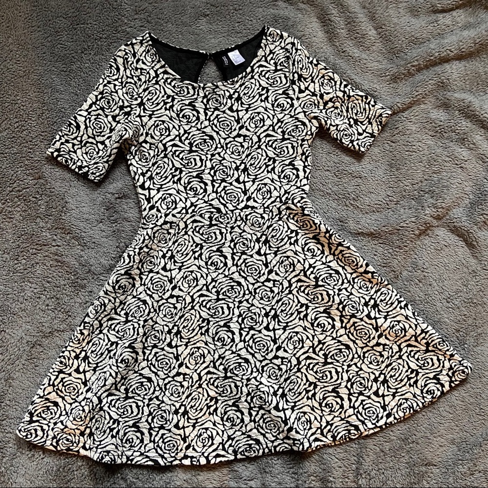 H&M Divided Roses Skater Dress EUC